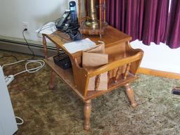 End table with magazine rack