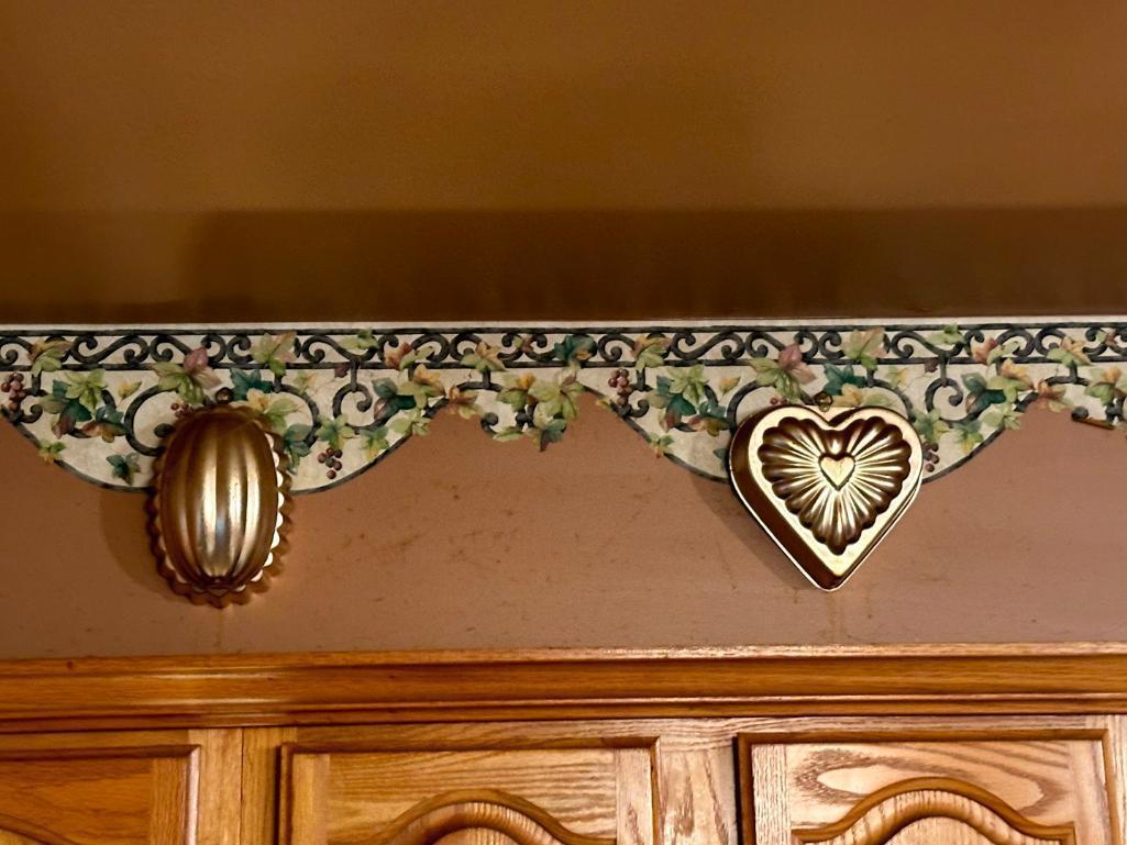 Misc. Wall Decorations On Kitchen Walls
