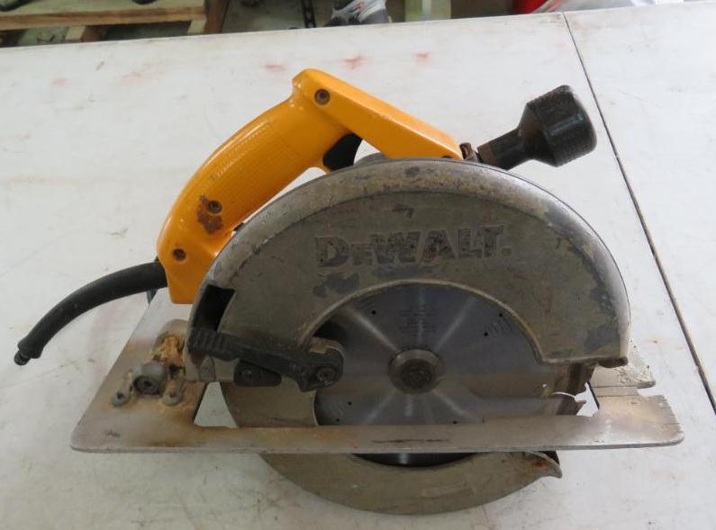 DeWalt DW384 8.25" Circular Saw