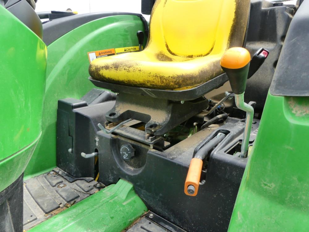 John Deere 4044M