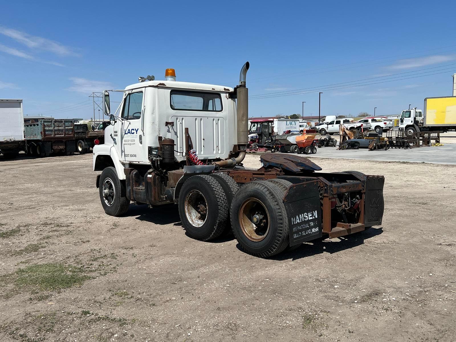 1979 International F-2275 Day Cab Semi Truck - Diesel