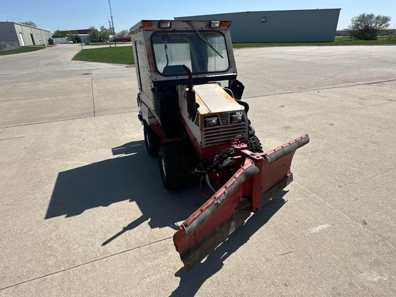 1999 Ventrac 4000 Tractor