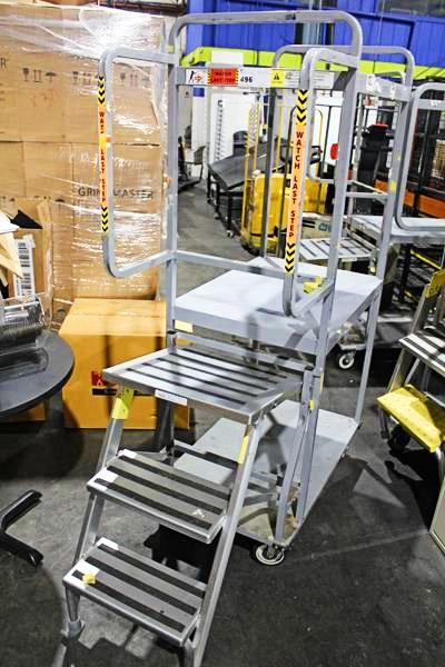 2-TIER STOCK CART WITH LADDER