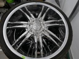 Set of Four Borghini 18" Wheels with Venezia Crusader Tires