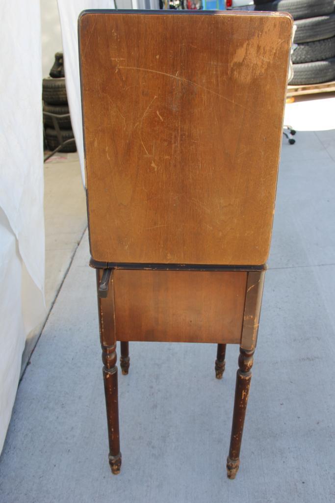 Cool Old Majestic Electric Sewing Machine in Wood Table